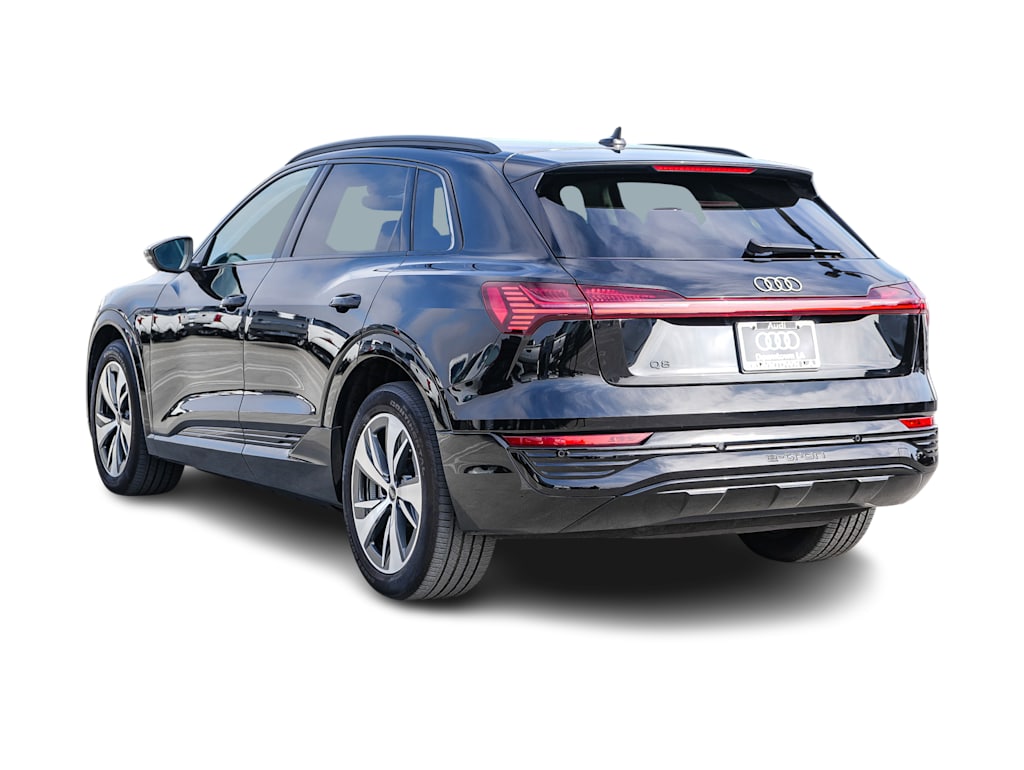 Thumbnail: 2024 Audi Q8 e-tron - 3