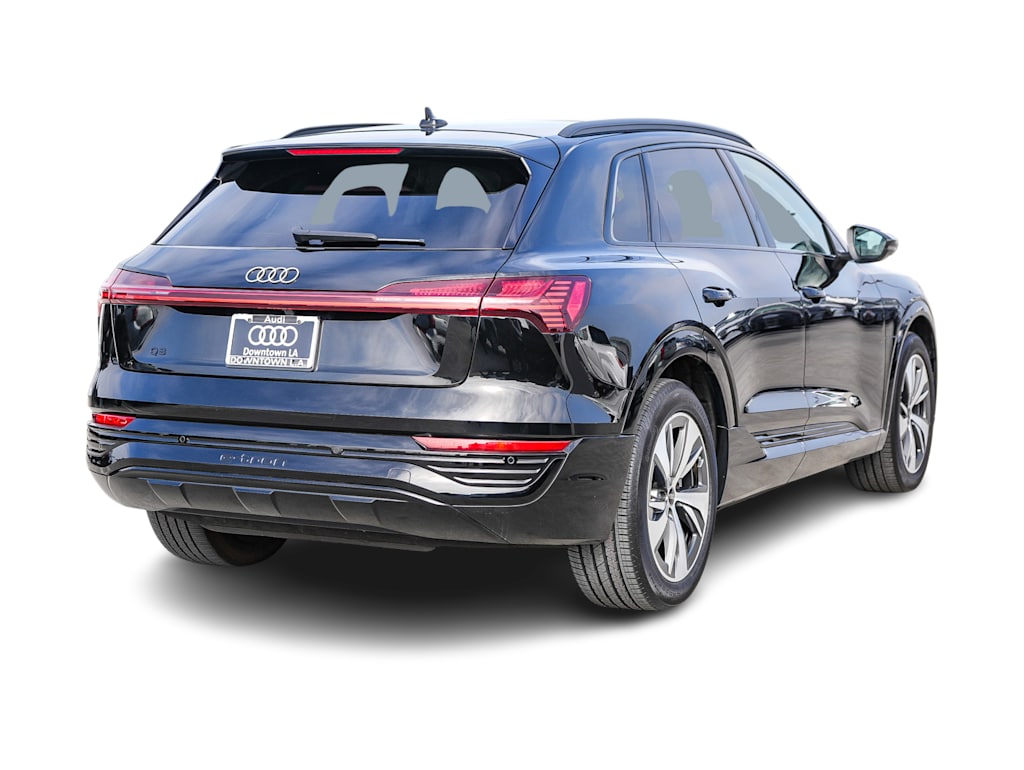 Thumbnail: 2024 Audi Q8 e-tron - 21
