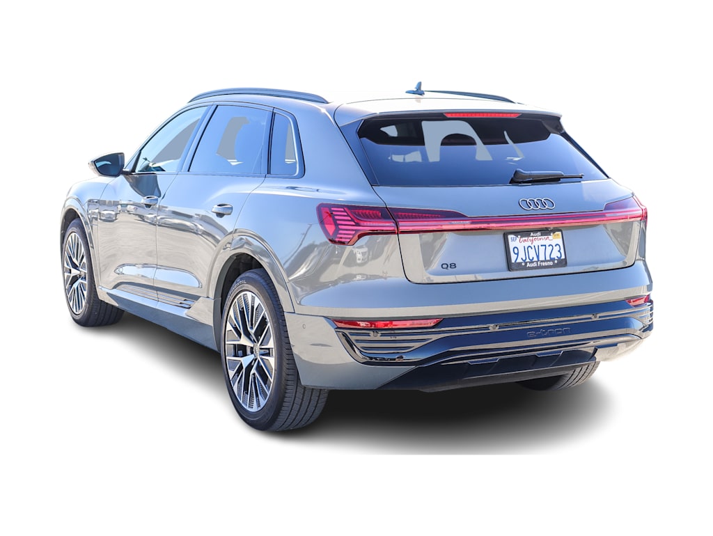Thumbnail: 2024 Audi Q8 e-tron - 3