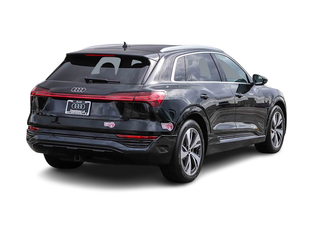 Thumbnail: 2024 Audi Q8 e-tron - 19