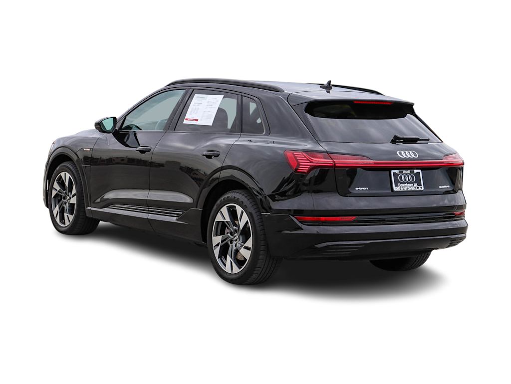 Thumbnail: 2023 Audi e-tron - 3