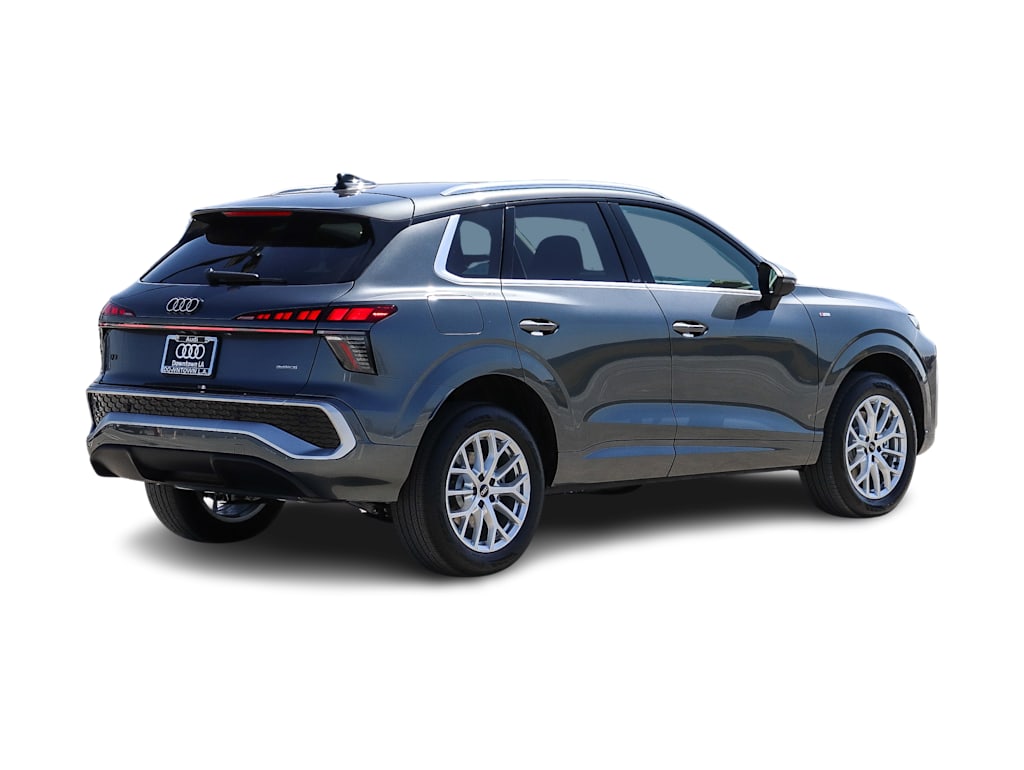 Thumbnail: 2026 Audi Q3 - 16