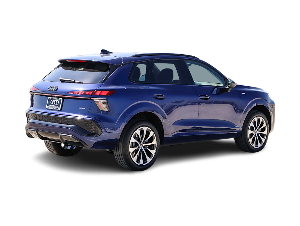 Thumbnail: 2026 Audi Q3 - 16