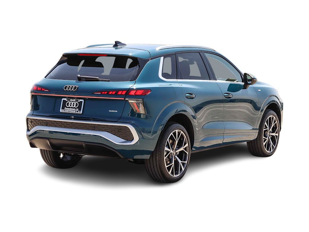 Thumbnail: 2026 Audi Q3 - 17