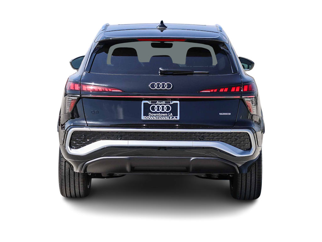 Thumbnail: 2026 Audi Q3 - 4