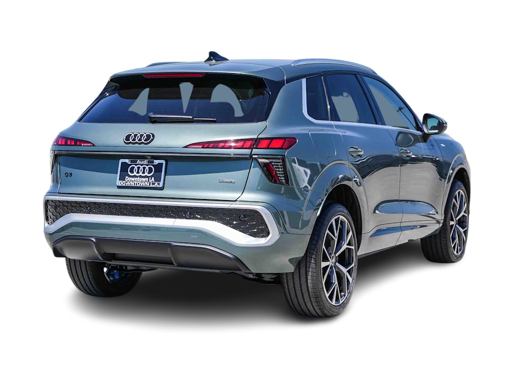Thumbnail: 2026 Audi Q3 - 21