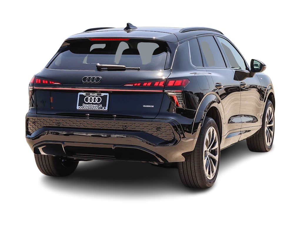 Thumbnail: 2026 Audi Q3 - 16