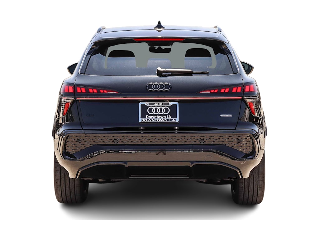 Thumbnail: 2026 Audi Q3 - 4