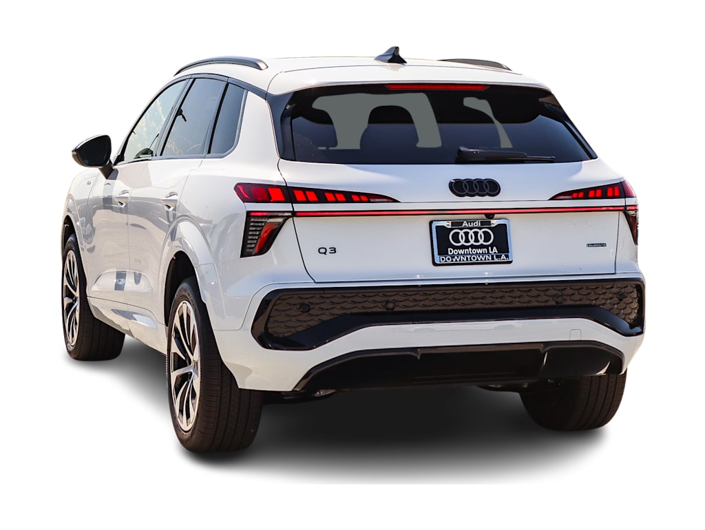 Thumbnail: 2026 Audi Q3 - 3