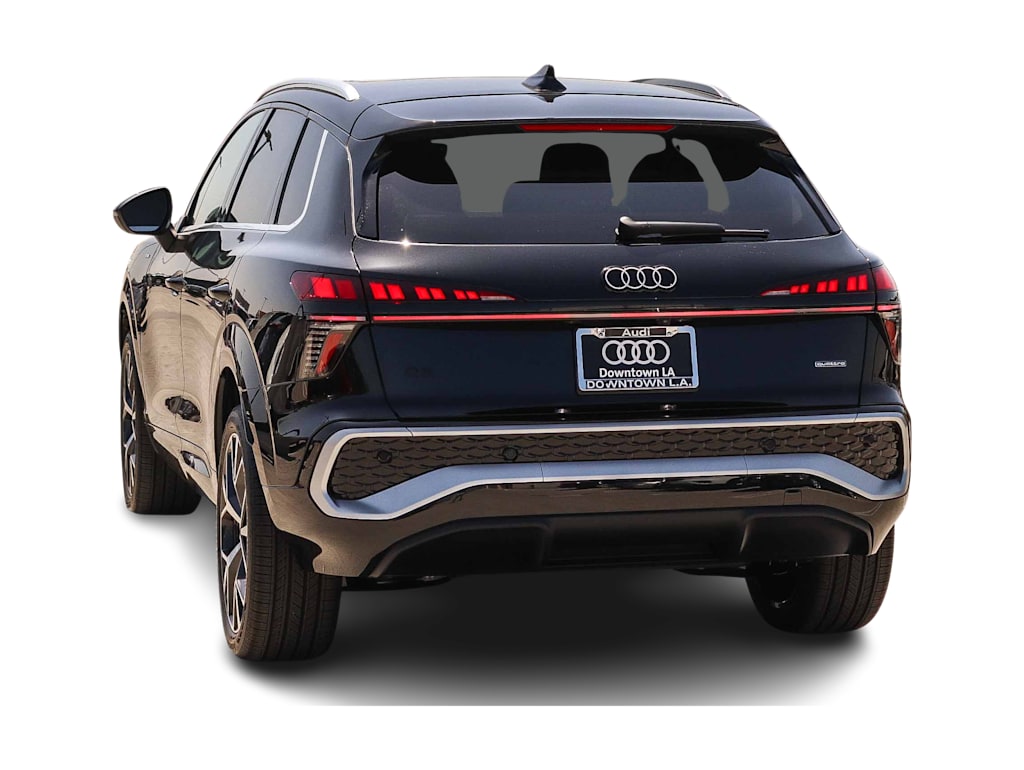 Thumbnail: 2026 Audi Q3 - 3