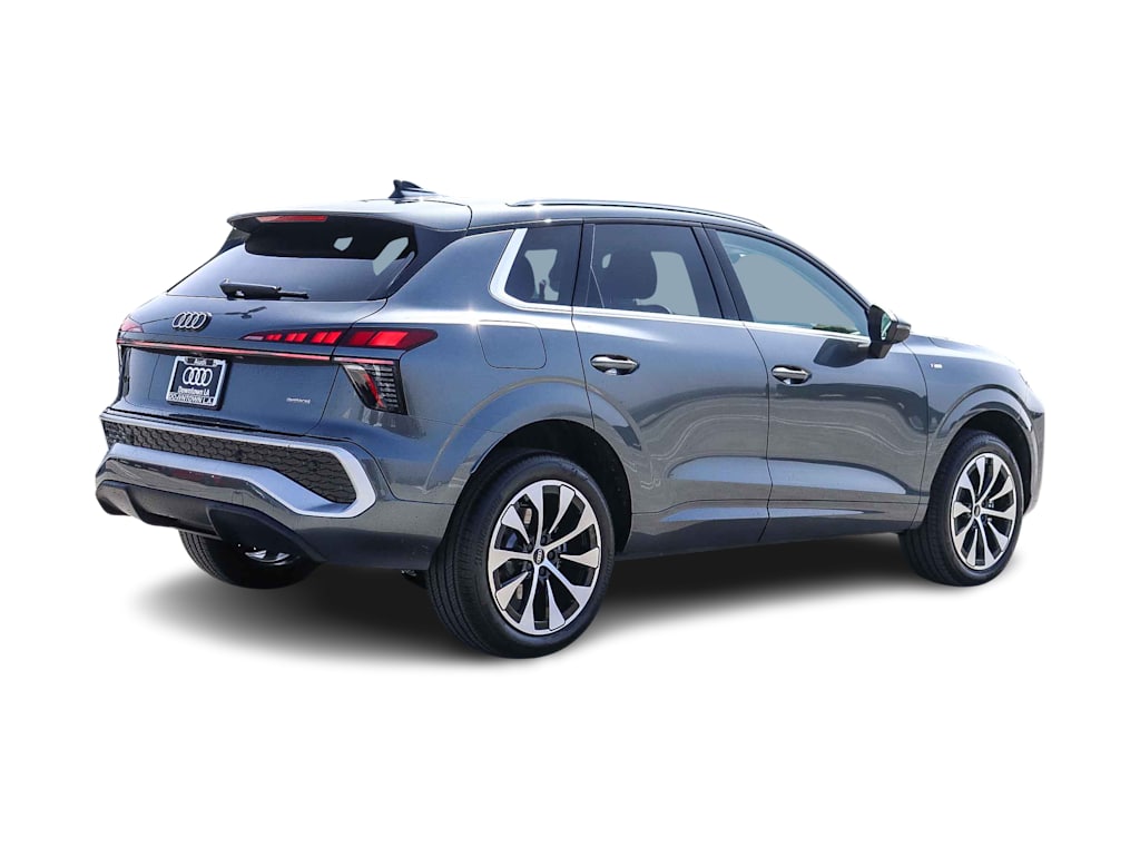 Thumbnail: 2026 Audi Q3 - 16