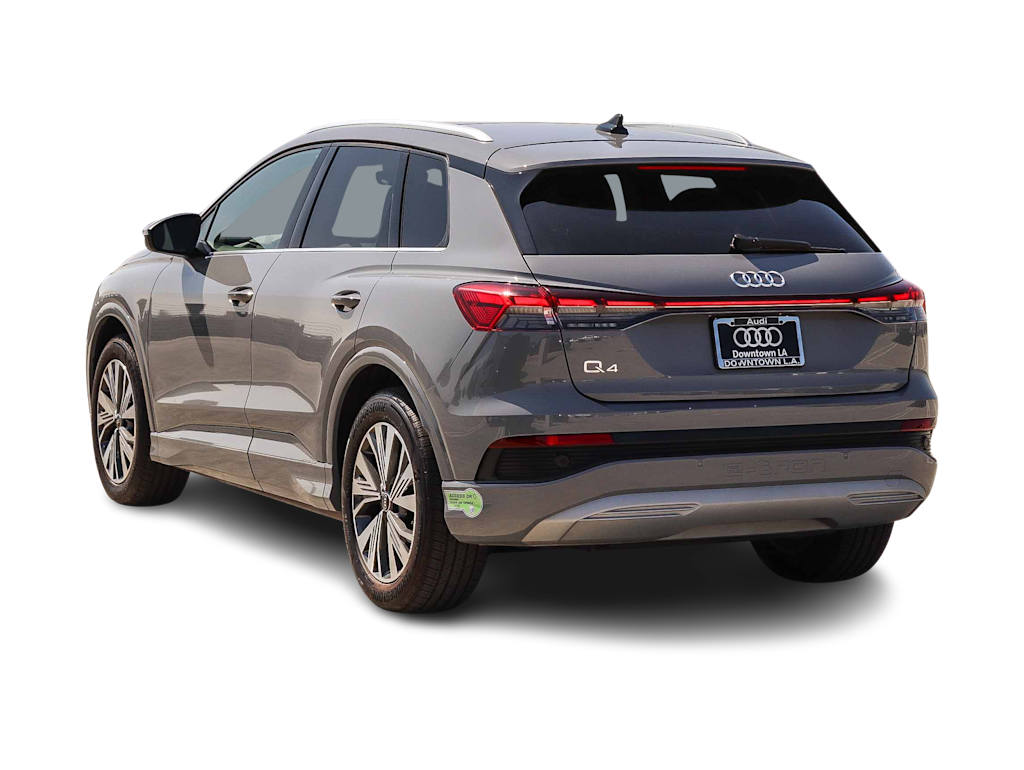 Thumbnail: 2023 Audi Q4 e-tron - 3