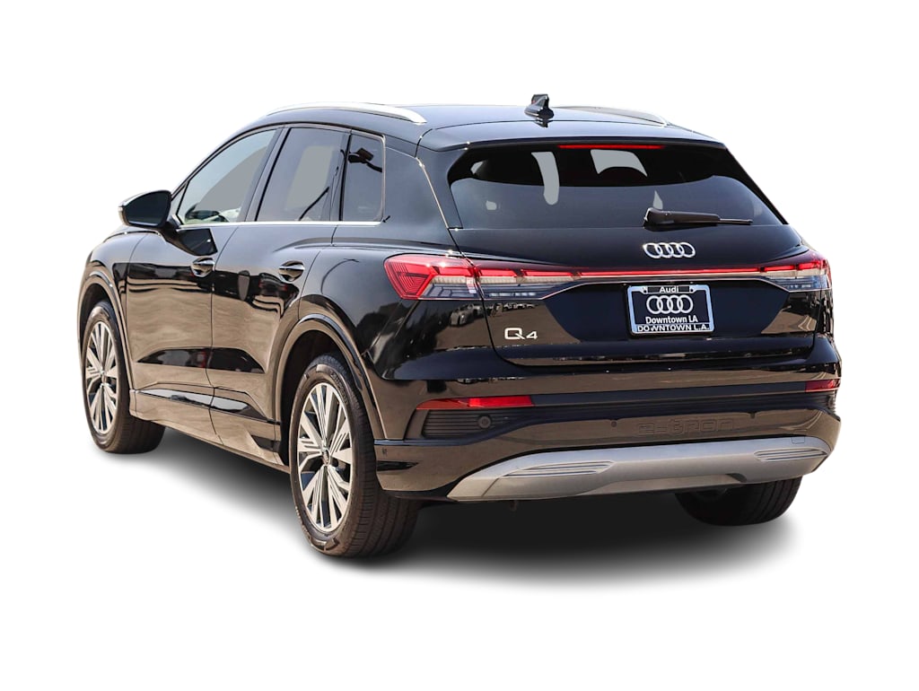 Thumbnail: 2023 Audi Q4 e-tron - 3