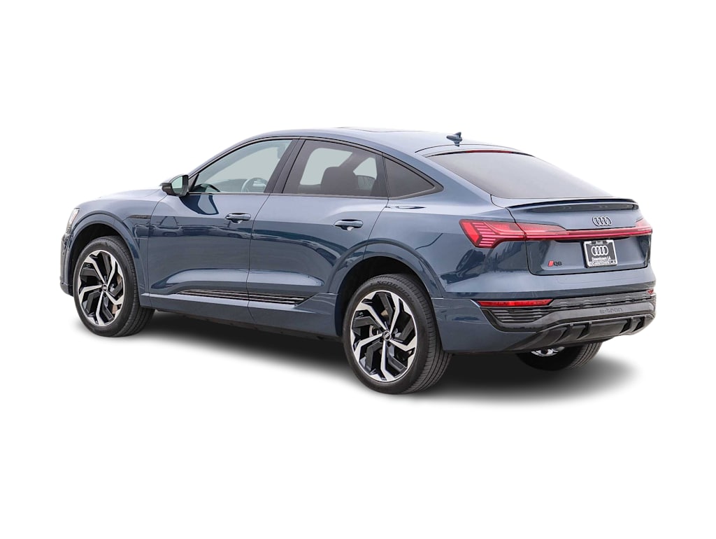 Thumbnail: 2024 Audi Q8 e-tron - 3