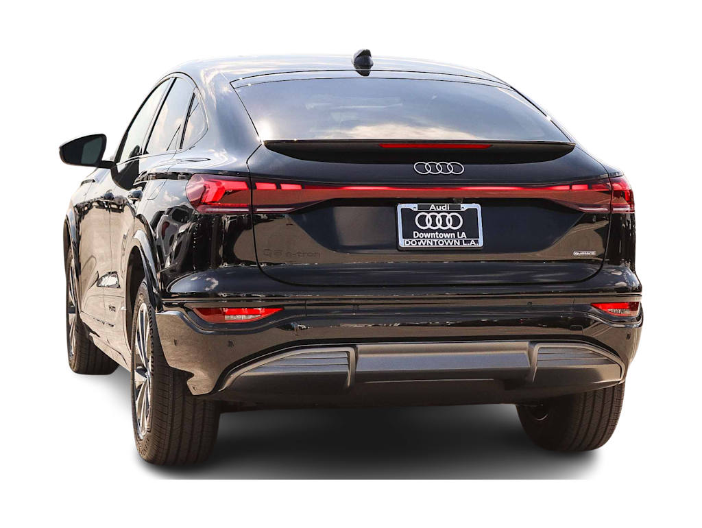 Thumbnail: 2027 Audi Q6 e-tron - 3