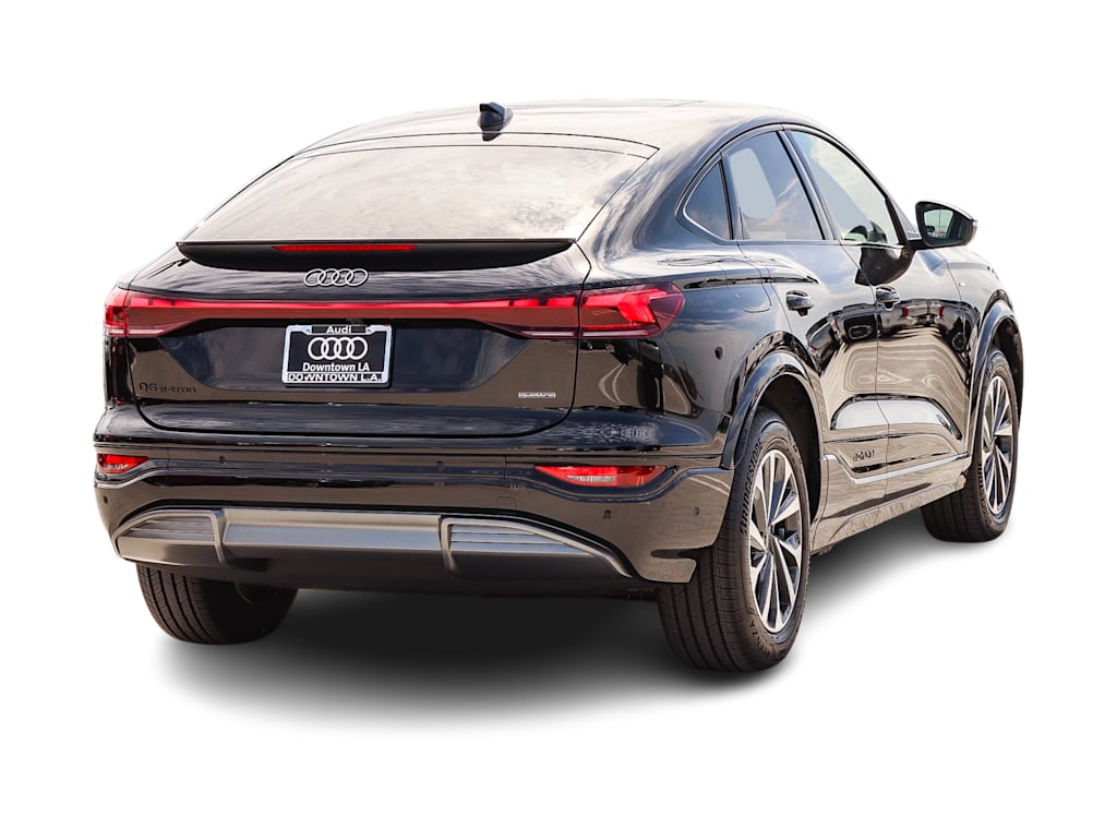 Thumbnail: 2027 Audi Q6 e-tron - 16