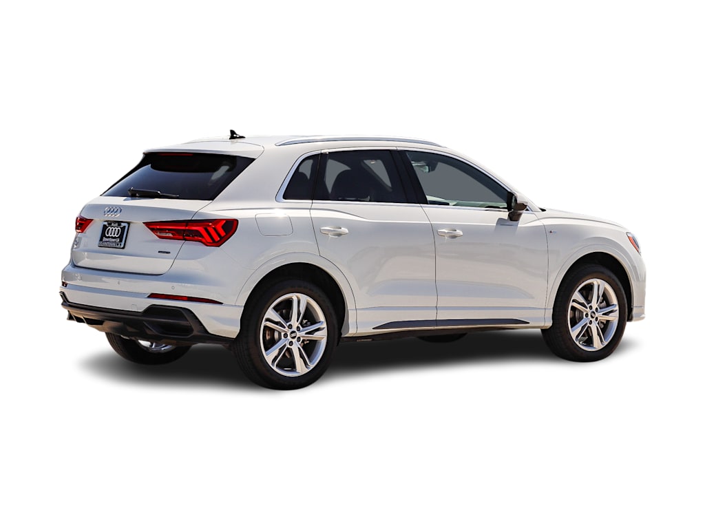 Thumbnail: 2022 Audi Q3 - 19