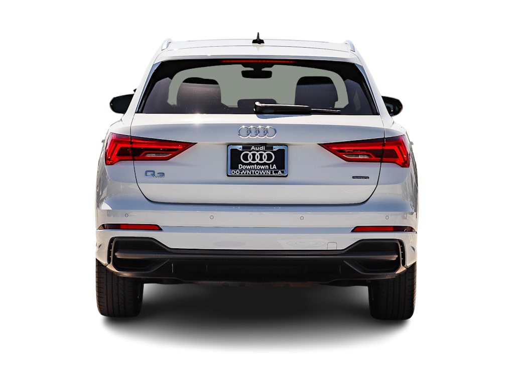 Thumbnail: 2022 Audi Q3 - 4