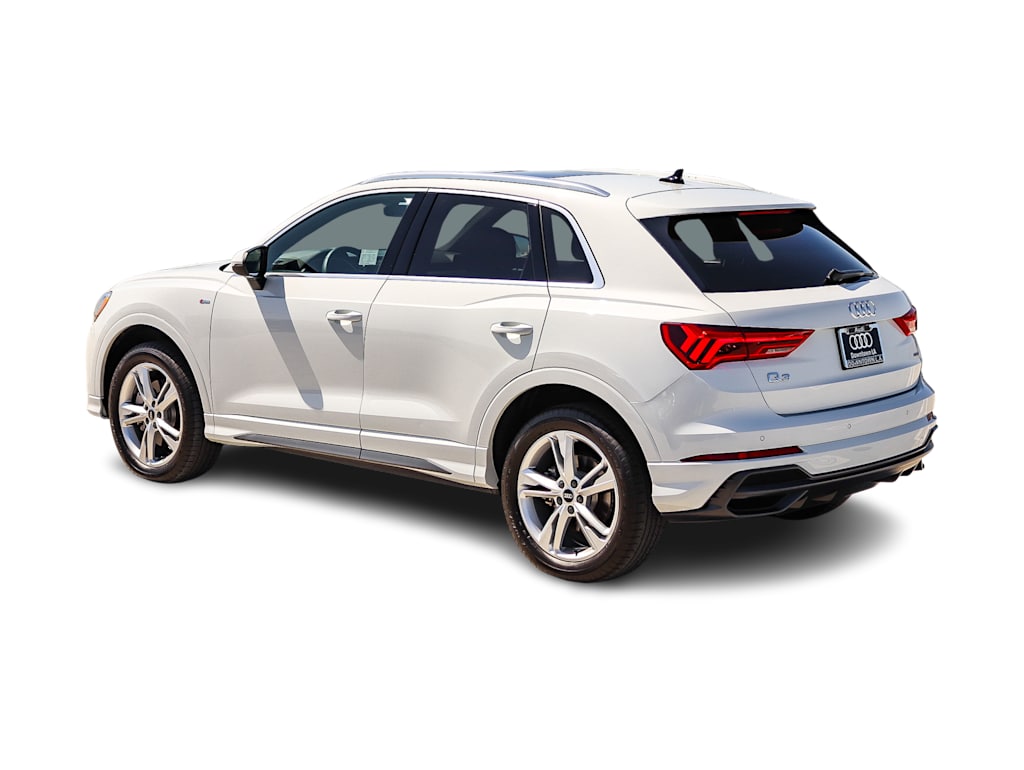 Thumbnail: 2022 Audi Q3 - 3