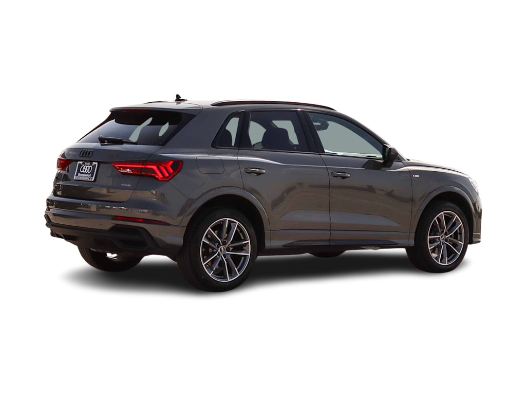 Thumbnail: 2023 Audi Q3 - 18