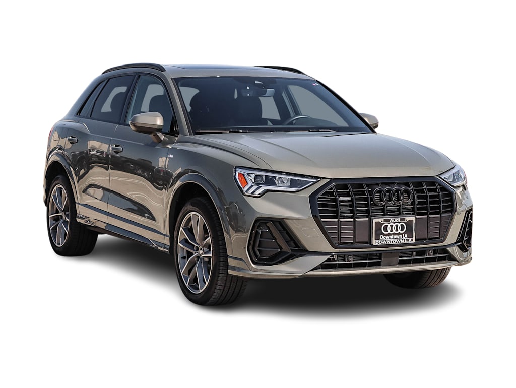 Thumbnail: 2025 Audi Q3 - 16