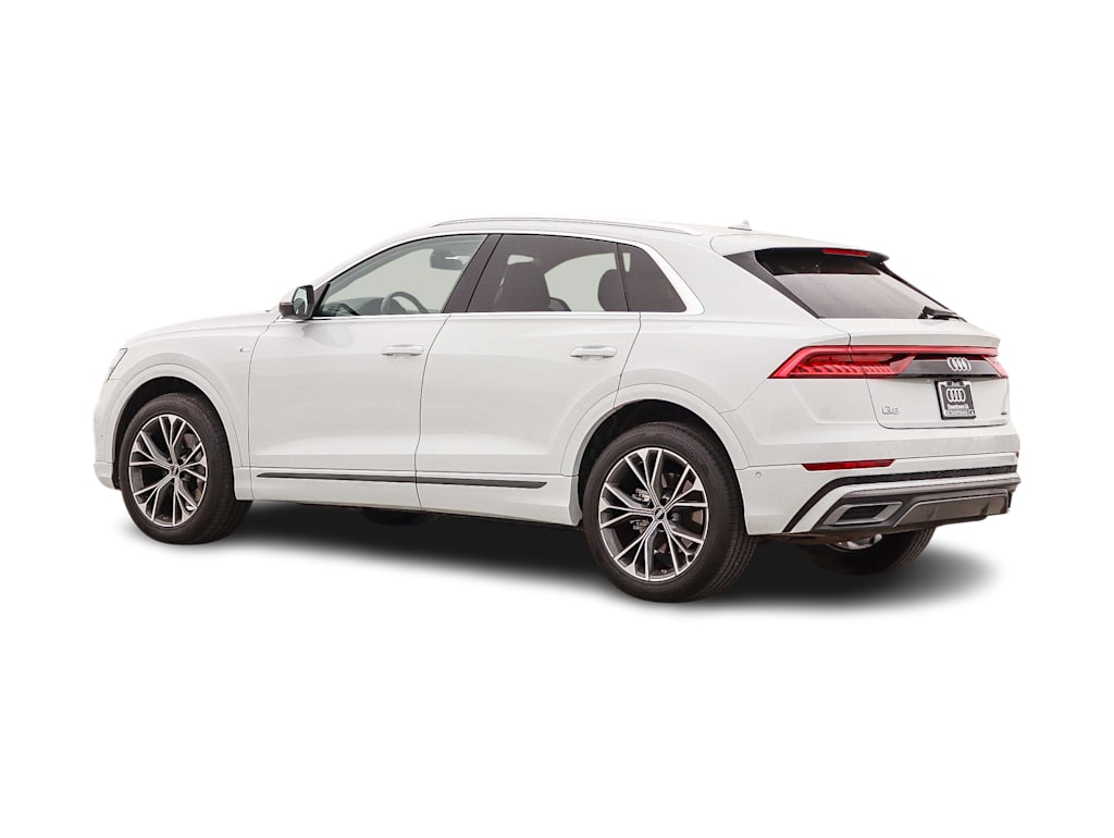 Thumbnail: 2022 Audi Q8 - 3