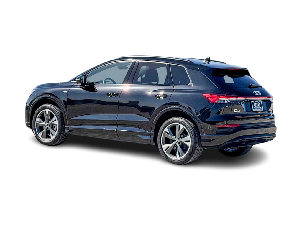 Thumbnail: 2023 Audi Q4 e-tron - 3