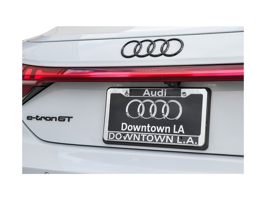 Thumbnail: 2022 Audi e-tron GT - 24