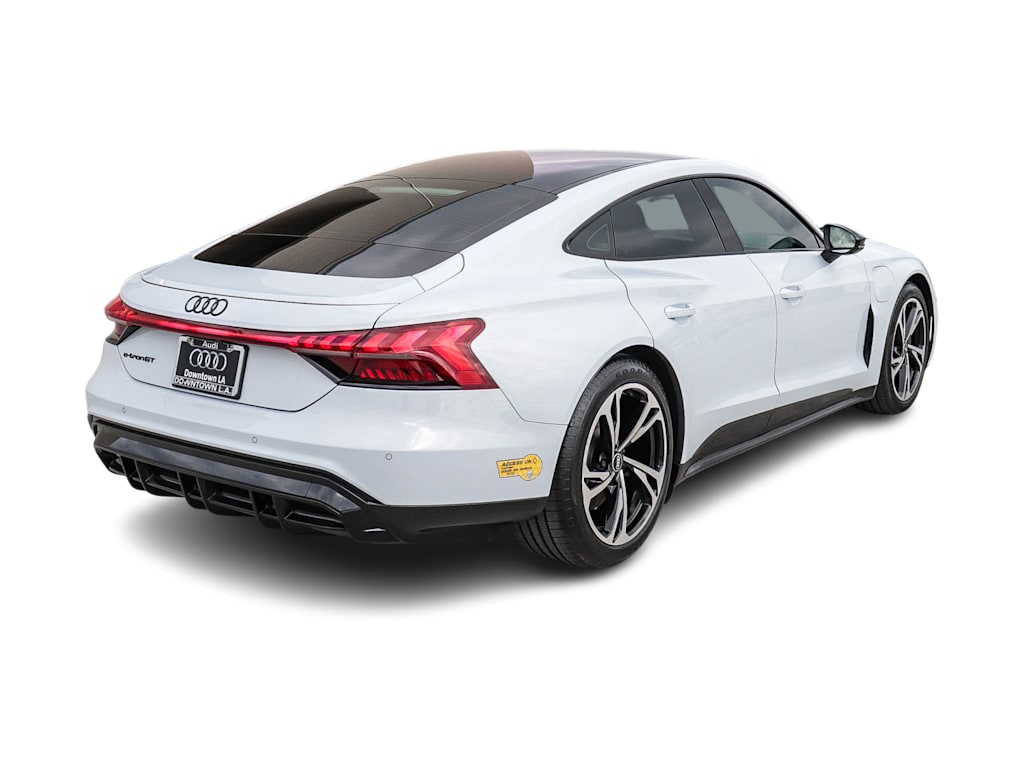 Thumbnail: 2022 Audi e-tron GT - 22
