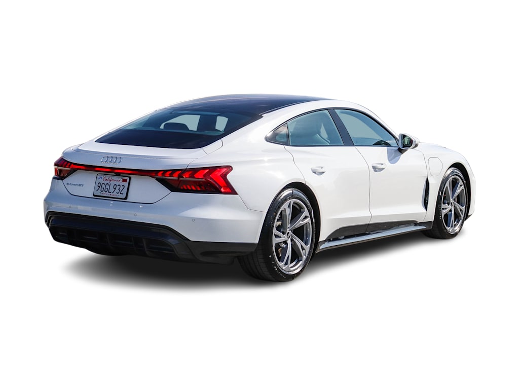 Thumbnail: 2022 Audi e-tron GT - 17