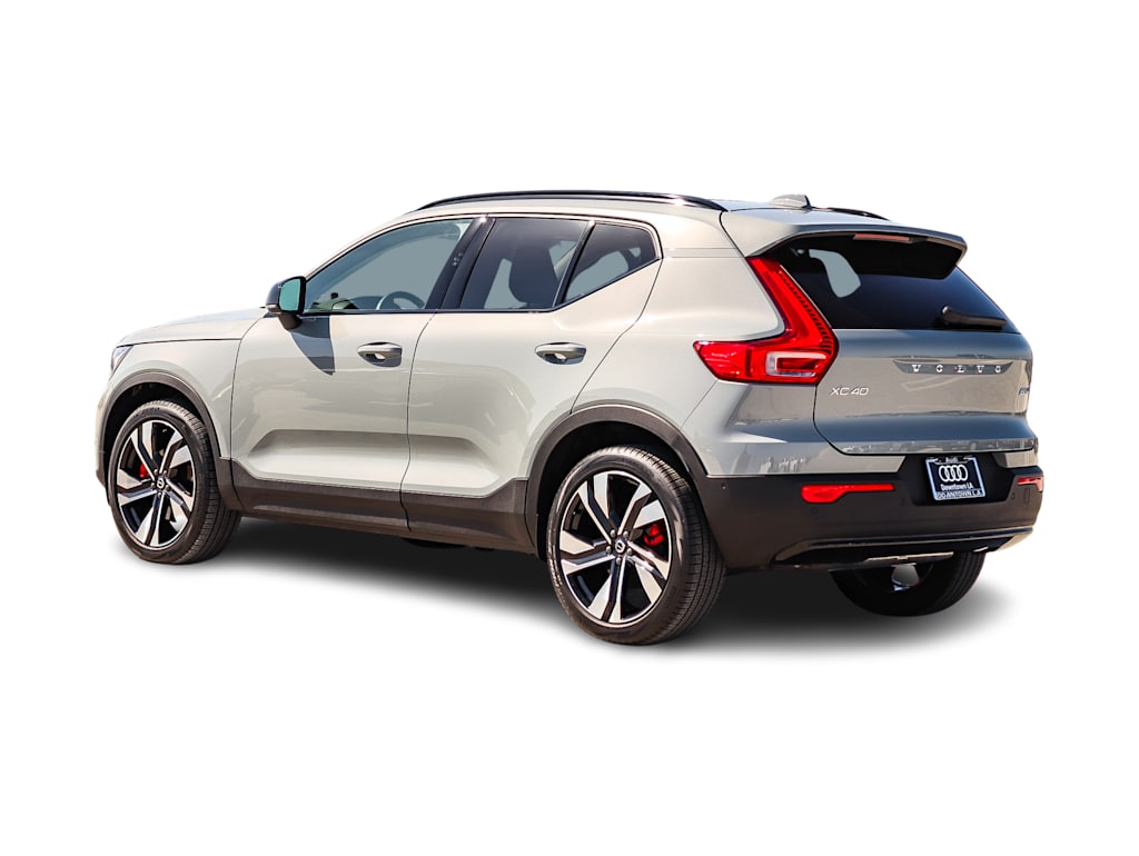 Thumbnail: 2025 Volvo XC40 - 3