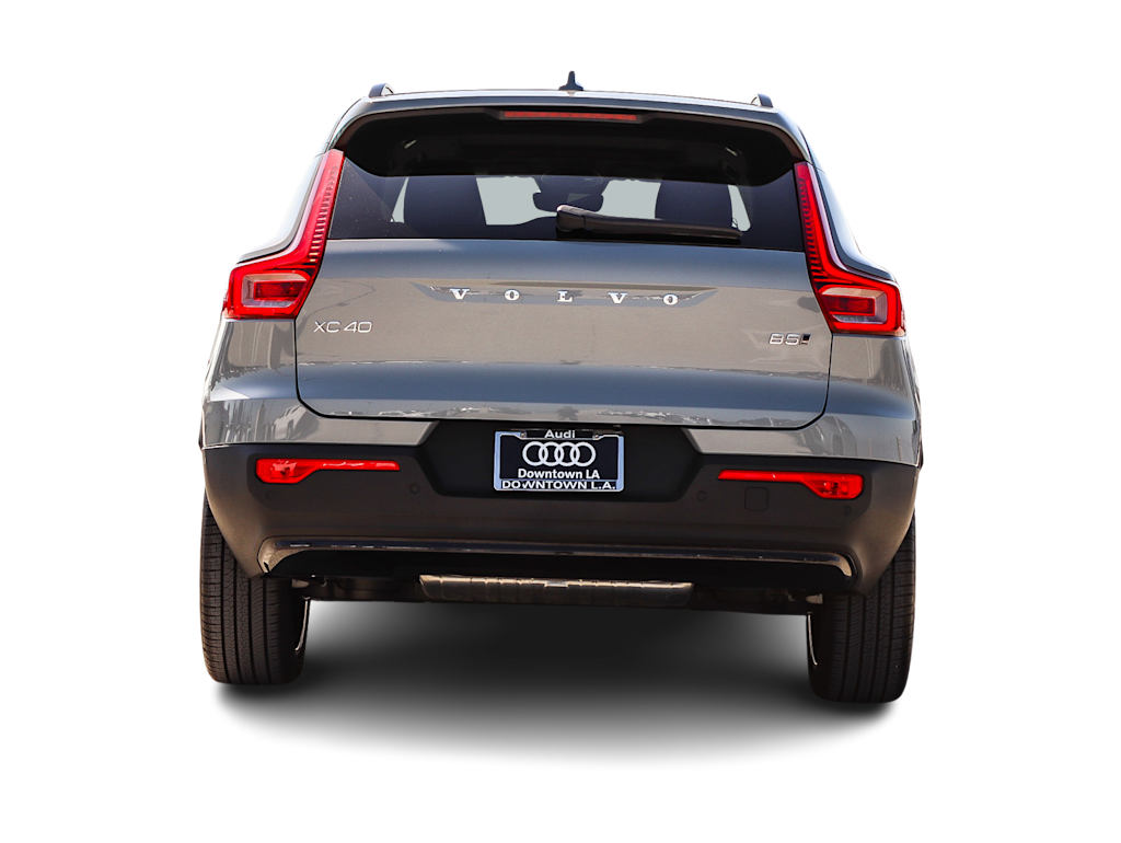 Thumbnail: 2025 Volvo XC40 - 4