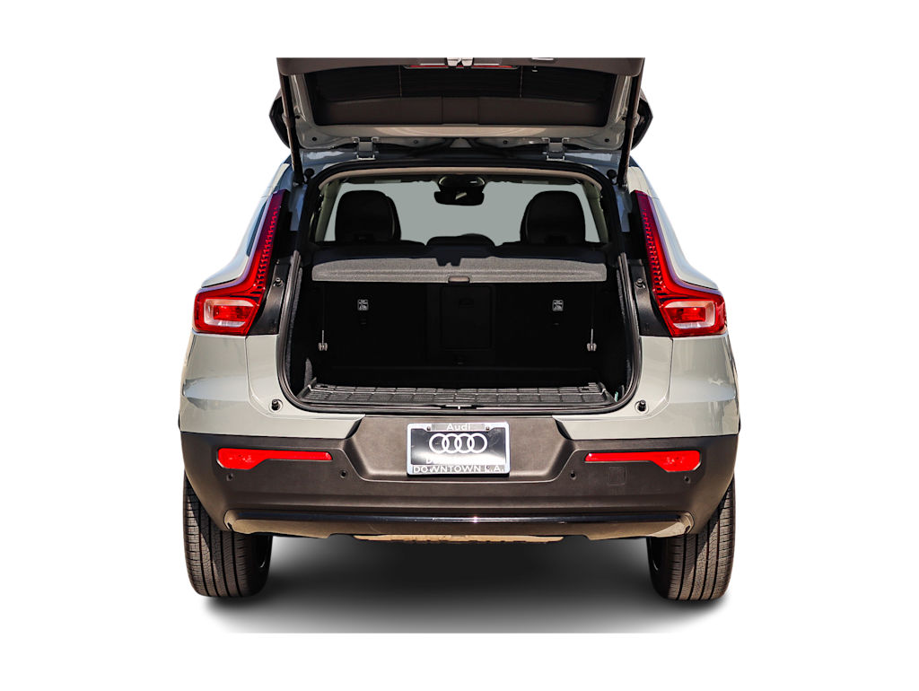 Thumbnail: 2025 Volvo XC40 - 15