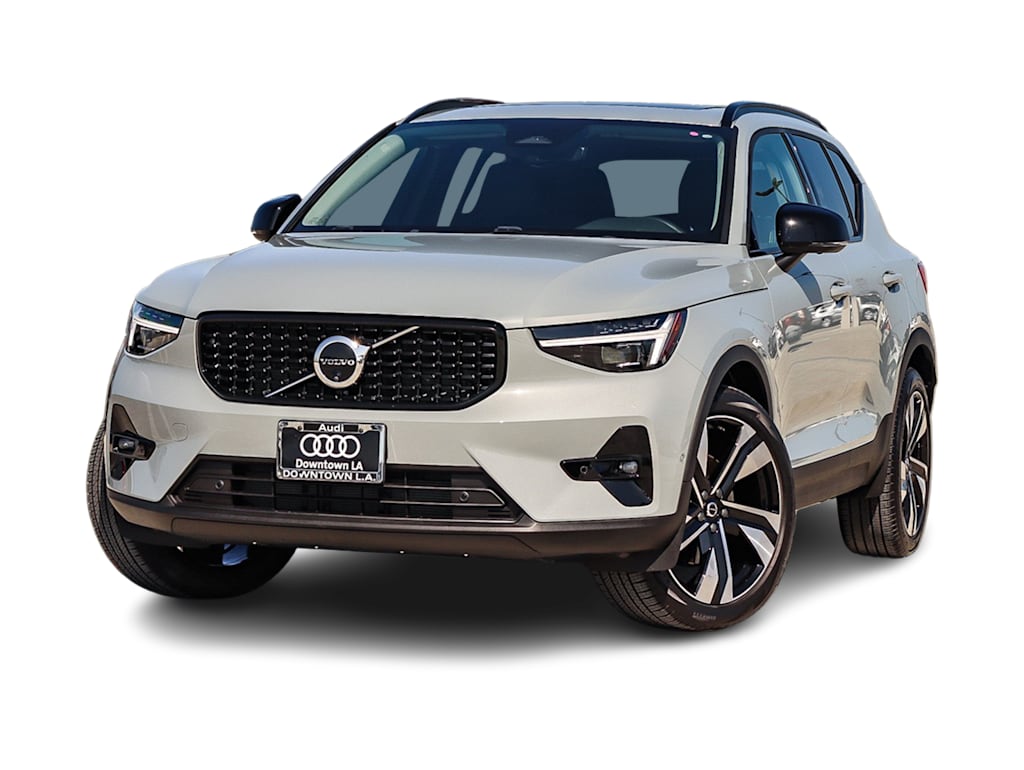 Thumbnail: 2025 Volvo XC40 - 5