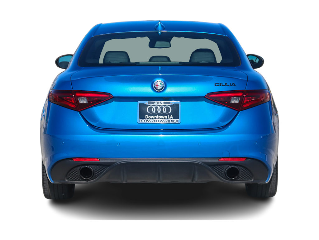 Thumbnail: 2019 Alfa Romeo Giulia - 4