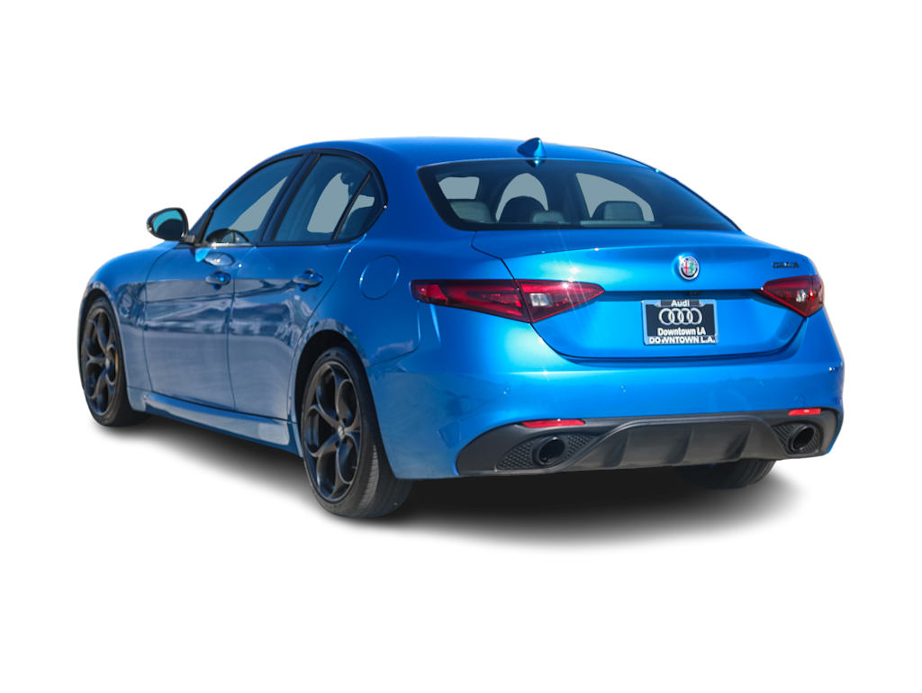 Thumbnail: 2019 Alfa Romeo Giulia - 3