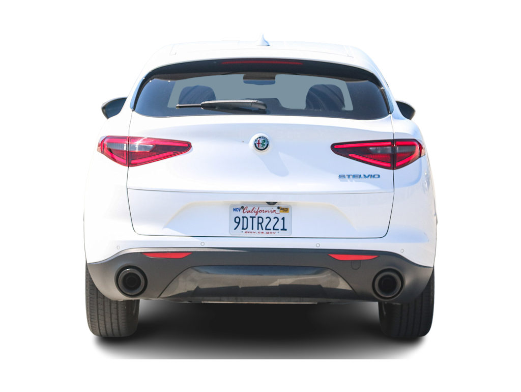 Thumbnail: 2023 Alfa Romeo Stelvio - 4