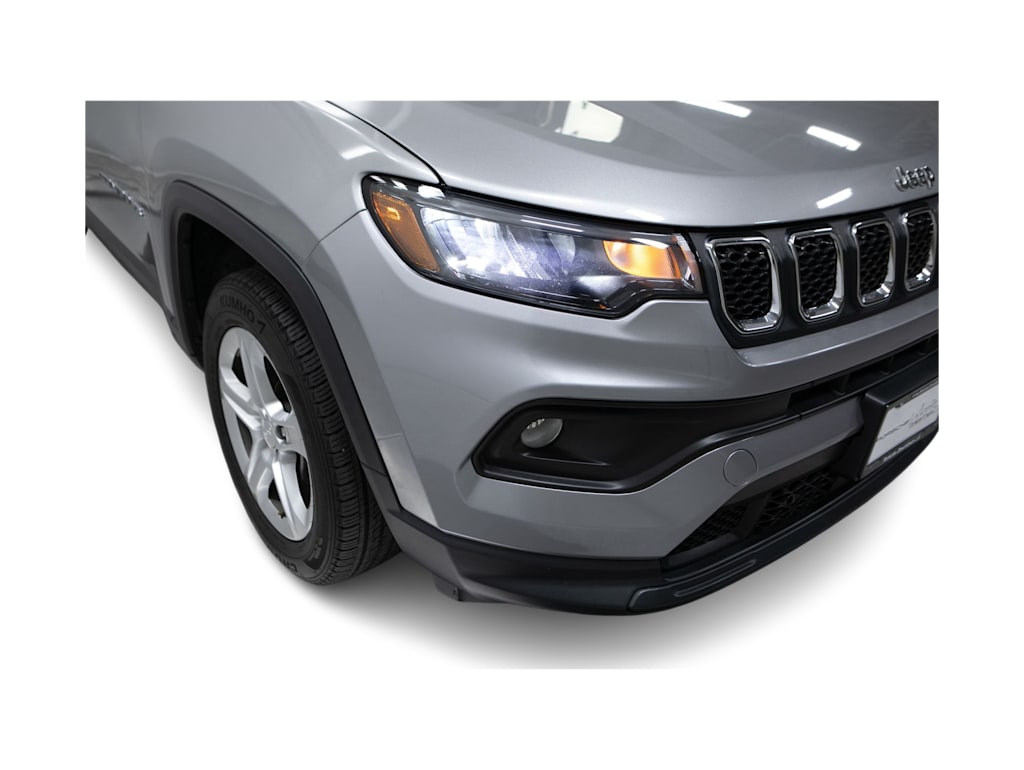 Thumbnail: 2023 Jeep Compass - 17