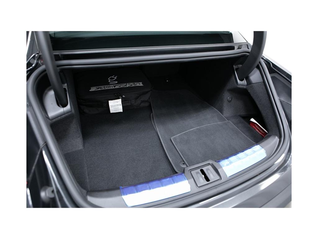 Thumbnail: 2025 Porsche Taycan - 32