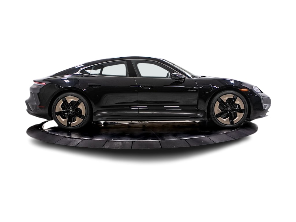 Thumbnail: 2026 Porsche Taycan - 17