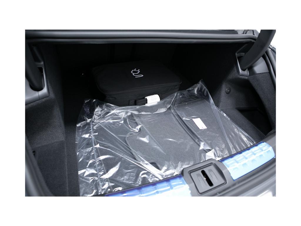 Thumbnail: 2026 Porsche Taycan - 11