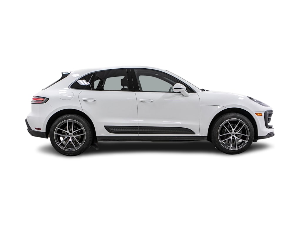 Thumbnail: 2022 Porsche Macan - 15