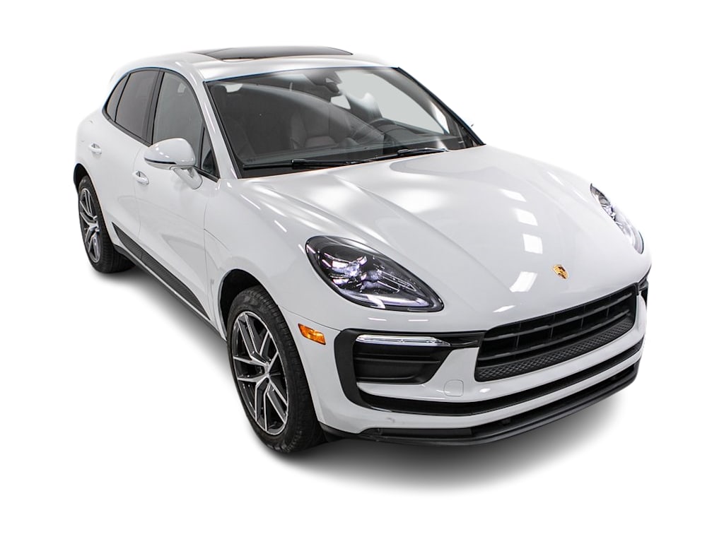 Thumbnail: 2022 Porsche Macan - 38