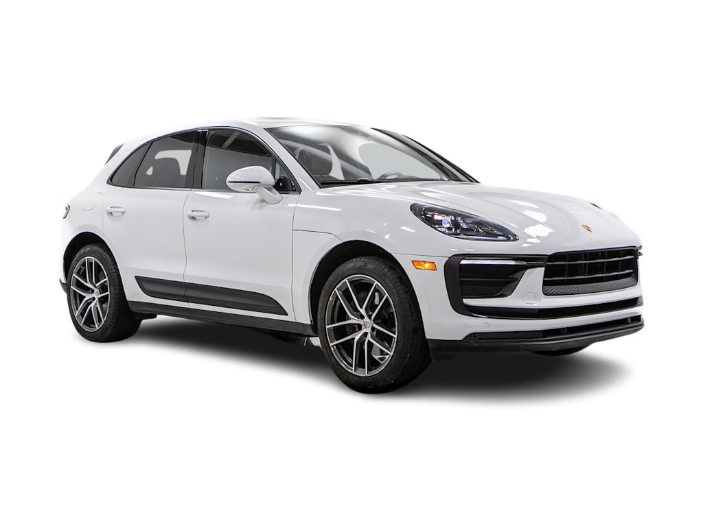 Thumbnail: 2022 Porsche Macan - 16