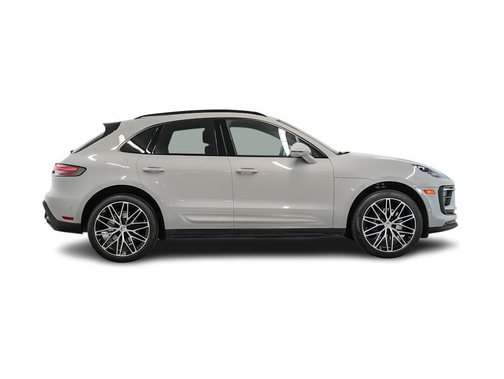 Thumbnail: 2023 Porsche Macan - 19