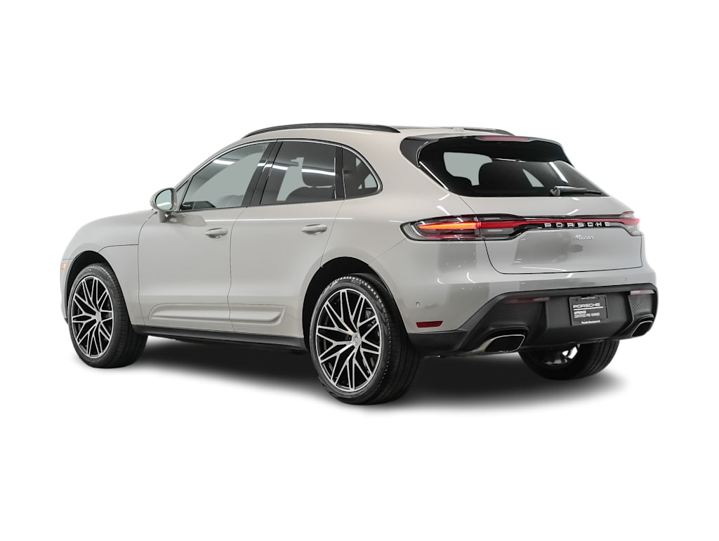 Thumbnail: 2023 Porsche Macan - 4