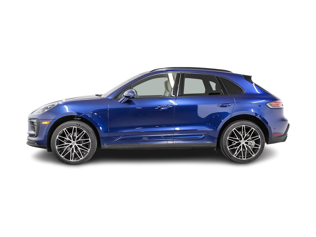 Thumbnail: 2024 Porsche Macan - 3