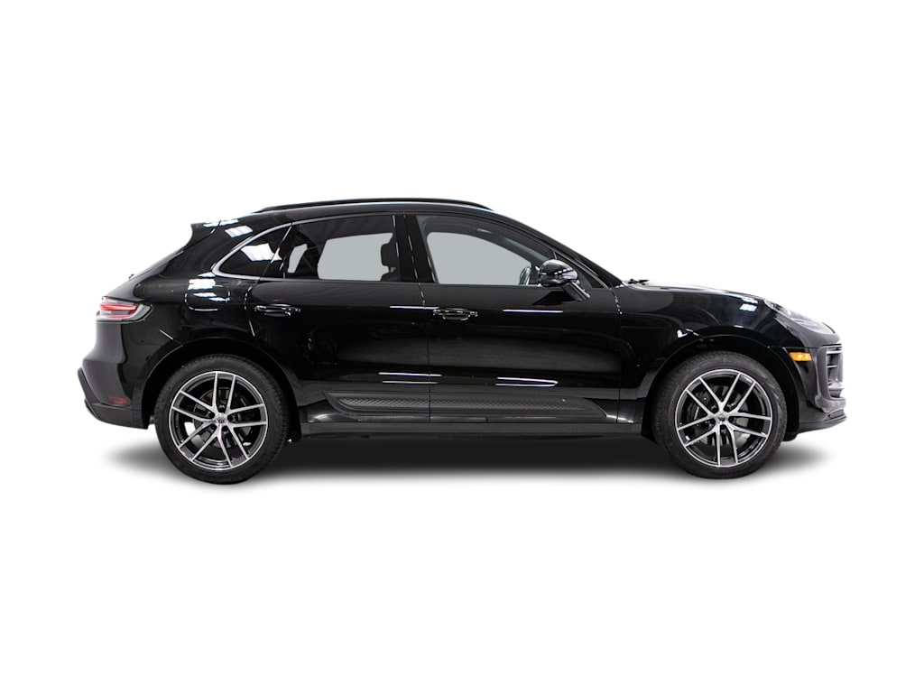 Thumbnail: 2024 Porsche Macan - 16