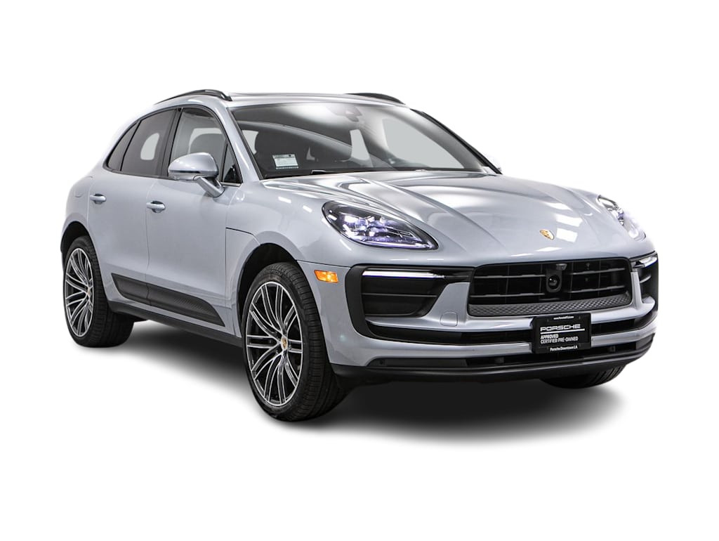 Thumbnail: 2026 Porsche Macan - 17