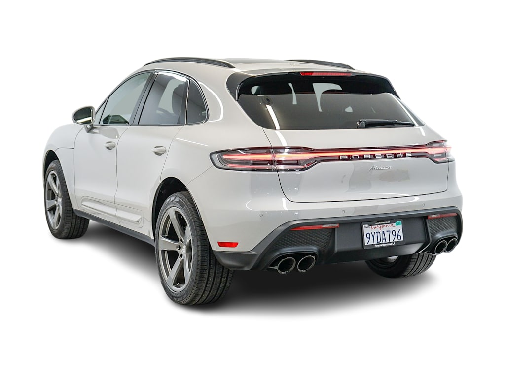 Thumbnail: 2026 Porsche Macan - 4
